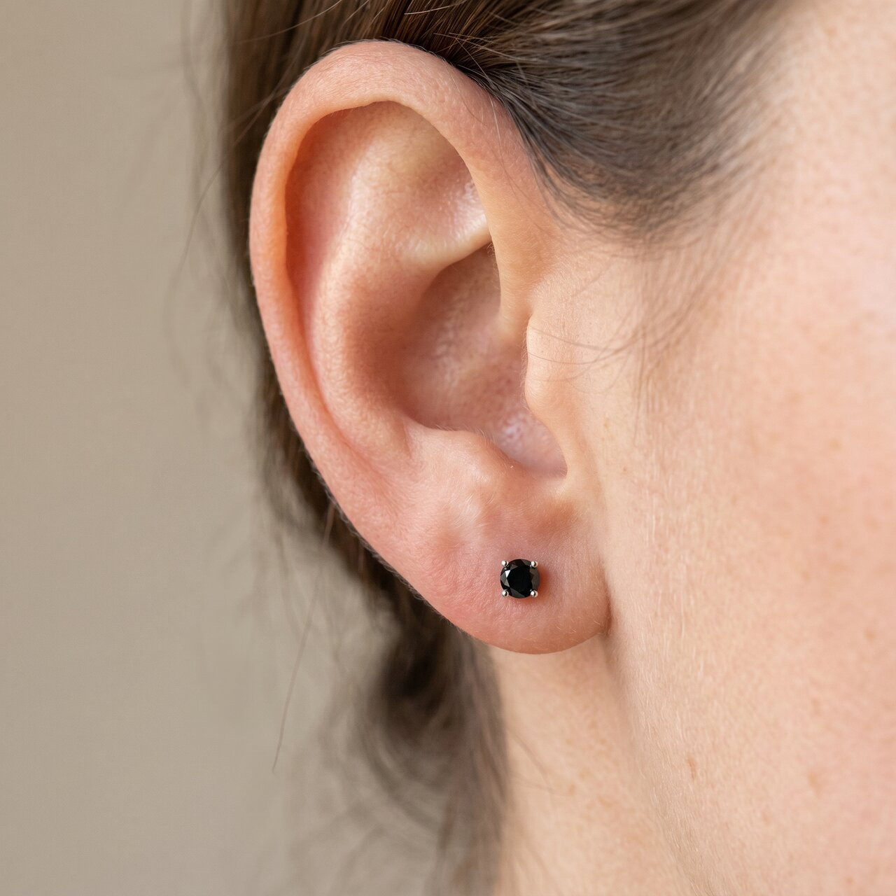 White Gold 1/5ct Round Cut Black Diamond Studs (Black, I2-I3)