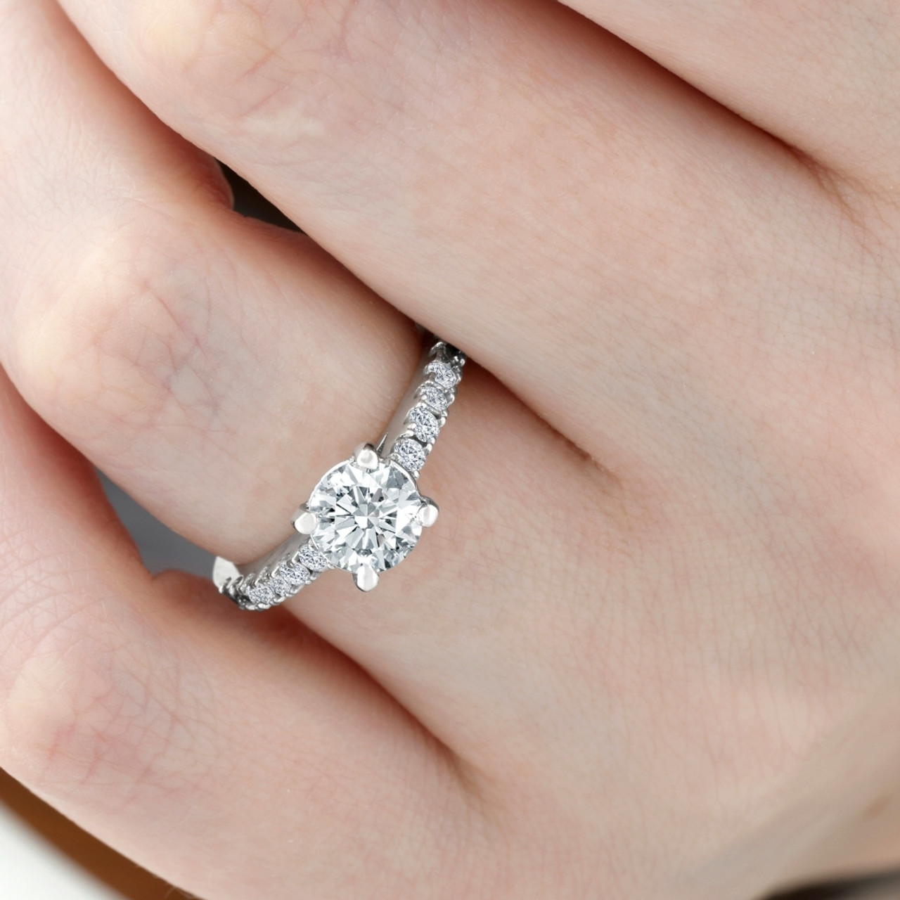 Diamond engagement ring in 14K white gold