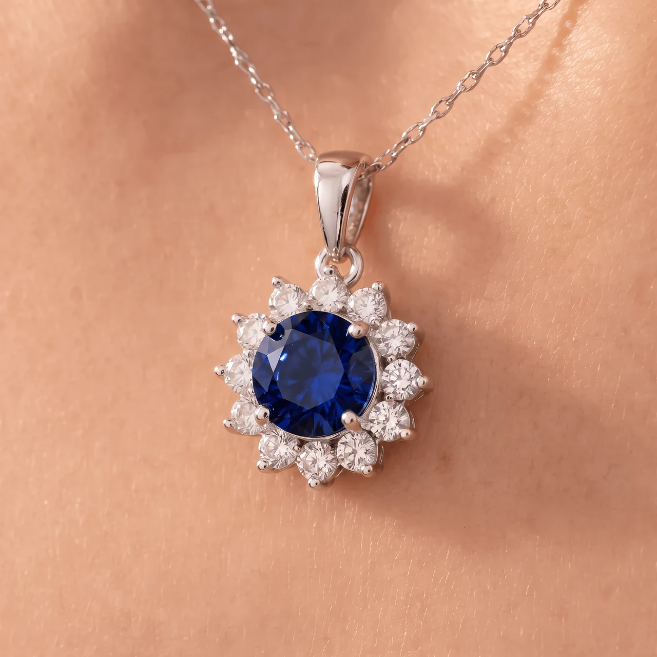 1Ct TW Blue Sapphire & Diamond Halo Pendant White Gold Women's Necklace (G-H, I2-I3)