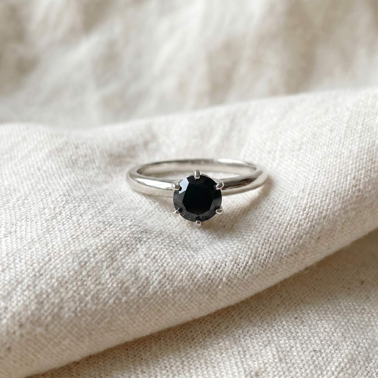 2 ct 14K White Gold Black Diamond Solitaire Engagement Ring (Black, )