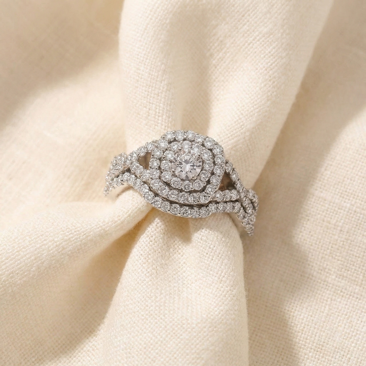 1 1/10cttw Cushion Diamond Halo Engagement Ring Set White Gold (I-J, I2-I3)