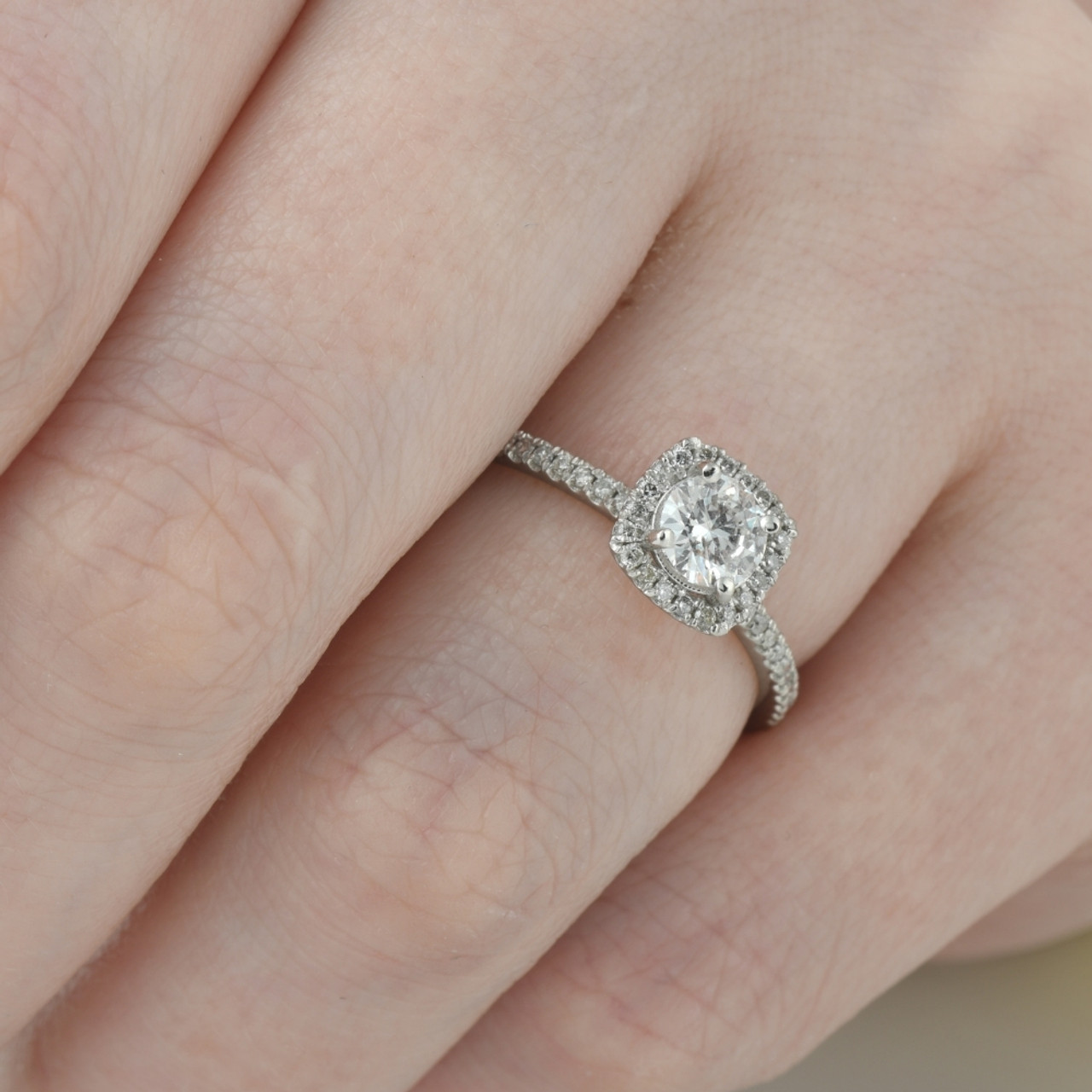 Round Halo Pavé Engagement Ring | Style 7733