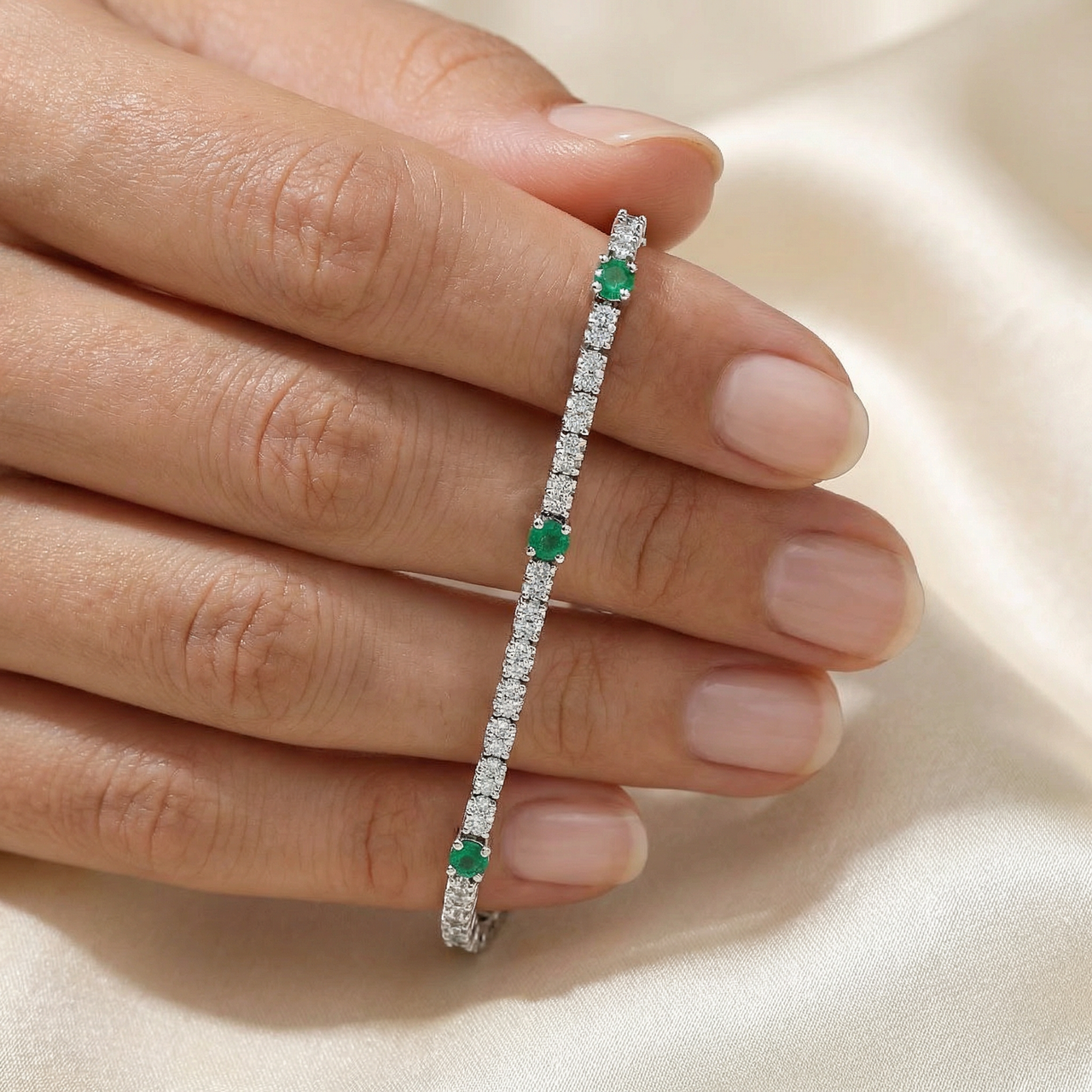 1 1/10 Ct Diamond & Green Emerald Tennis Bracelet 14k White Gold 7" Lab Grown (G-H, VS)