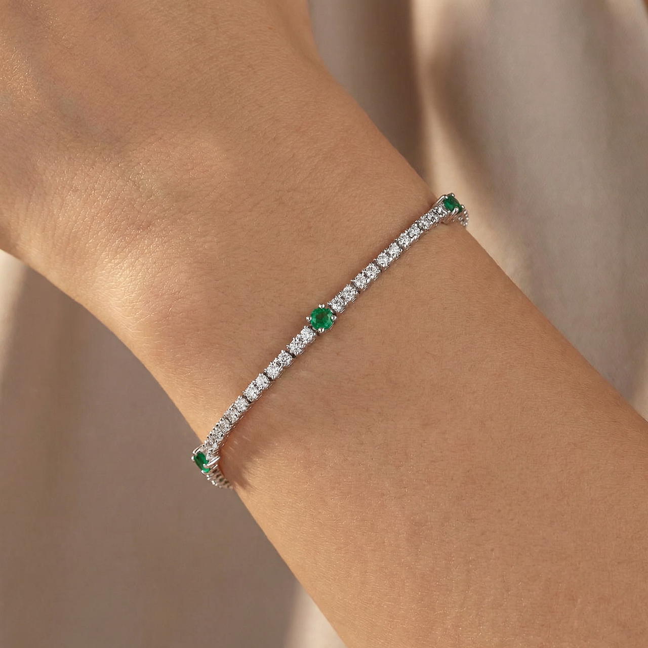 1 1/10 Ct Diamond & Green Emerald Tennis Bracelet 14k White Gold 7" Lab Grown (G-H, VS)
