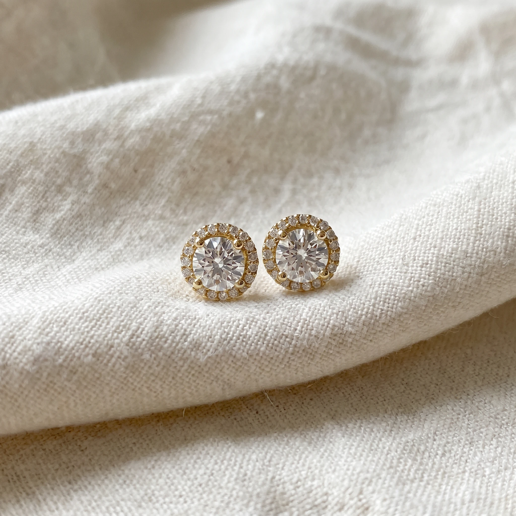 1 Ct Halo Diamond Studs 10K yellow Gold (G-H, I1)