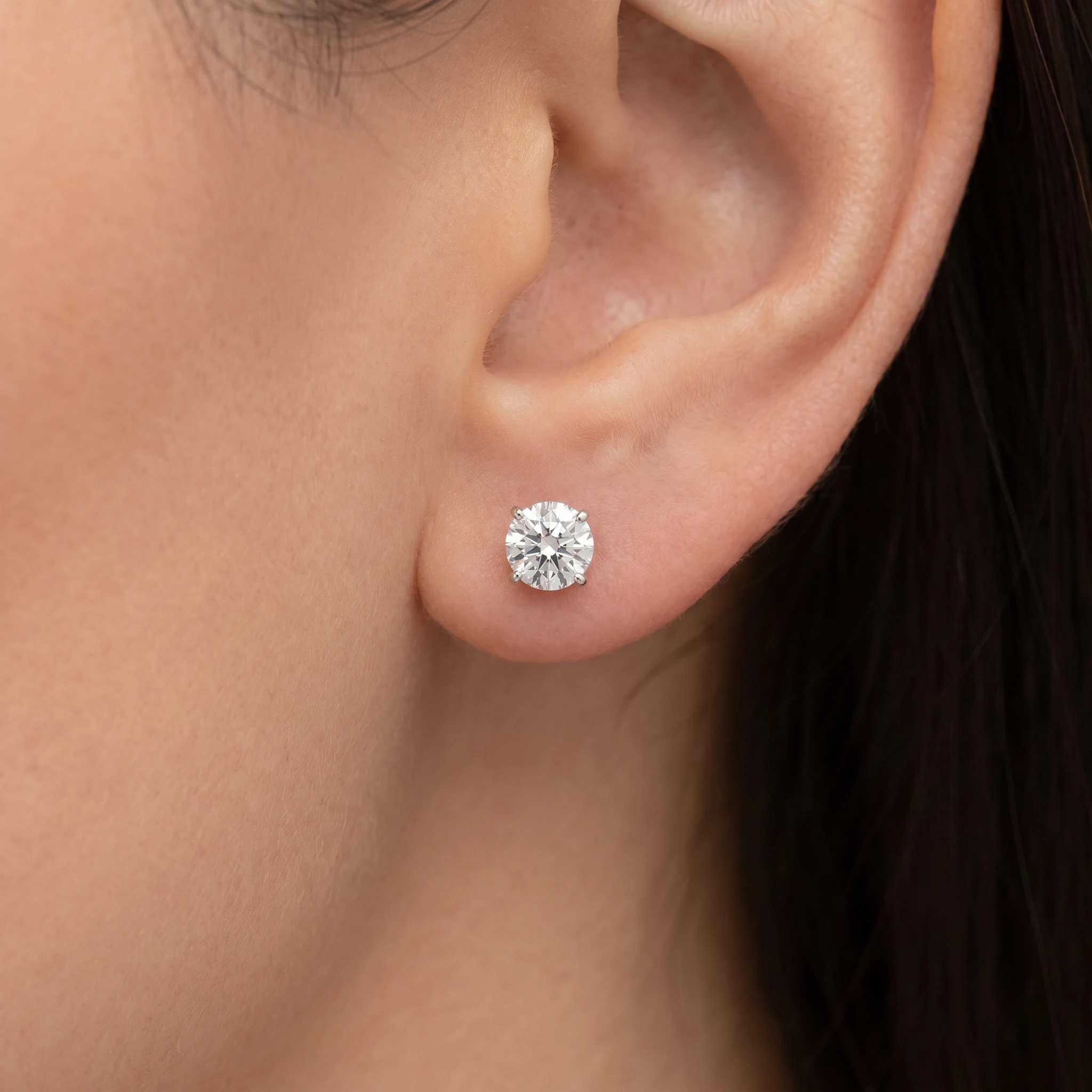 1.70 cttw 14K White Round Cut Studs Earrings Screw Back (J-K, I2-I3)