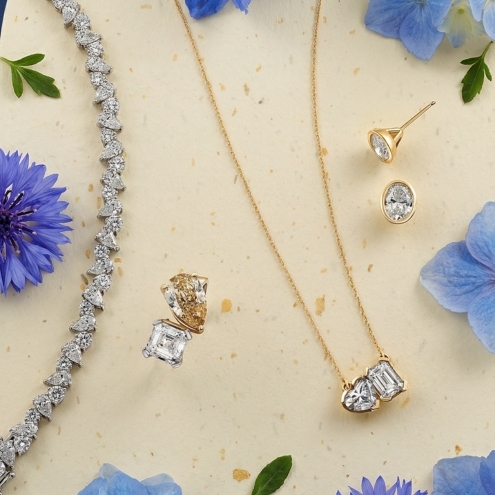Gold vs. White Gold Solitaire Necklaces: Which One Should You Choose?
