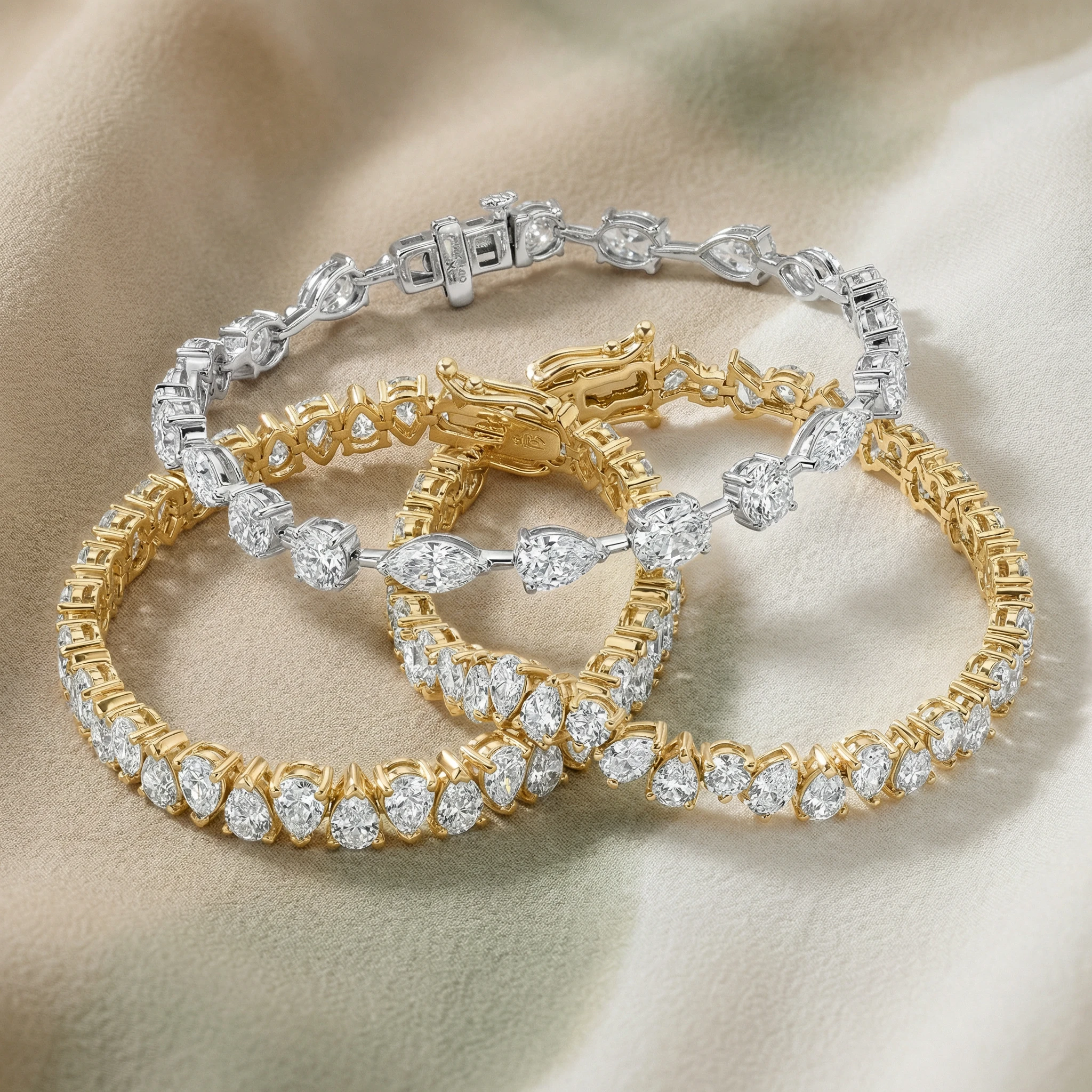 Best Gemstone and Diamond Gifts for Moms