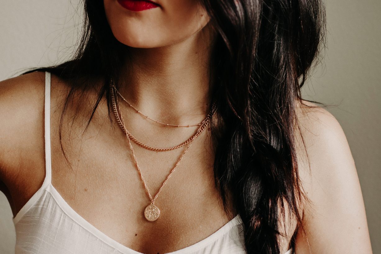 6 Ways To Layer Necklaces Perfectly, According To A Celebrity Jeweller