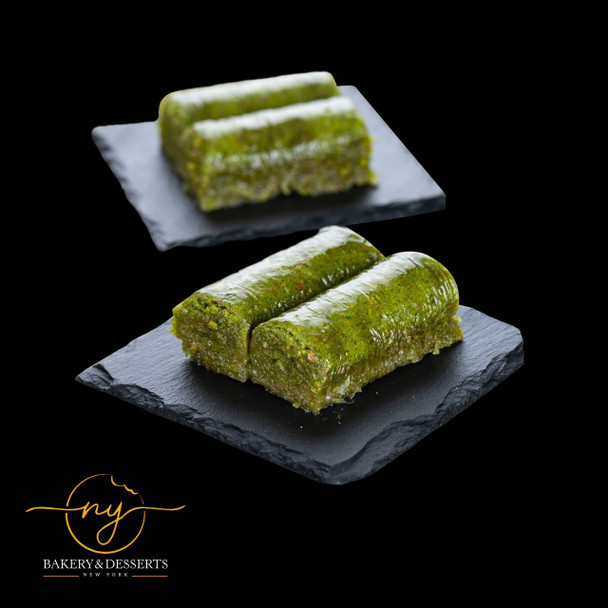 Traditional Roll With Pistachios