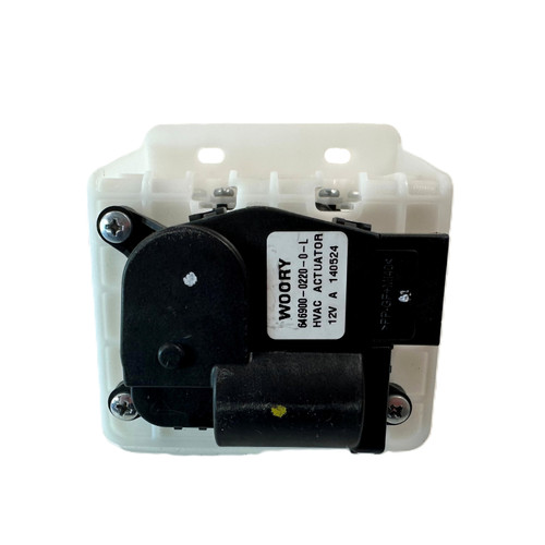 Mahindra heater valve actuator 008023281U01 is the electric valve actuator used in the HVAC cabin assembly on 6065 and 6075 cab refresh Tier 4 tractors and 1120, 1123, 1126 and 2126 cab tractors to open and close the heater control valve for cab heat.