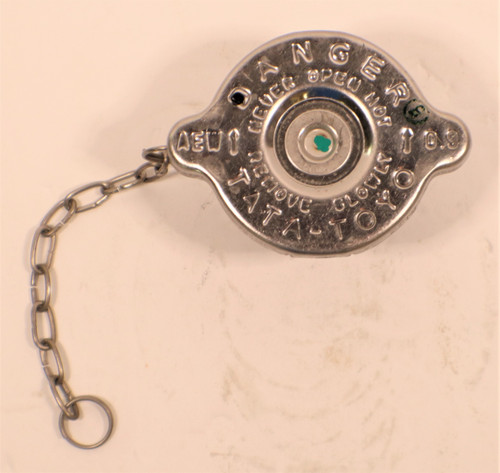 Mahindra radiator cap 006009818D1 for 35 3500 3600 Series 3535 3540 3550 3640 3650 4035 4535 5035 tractor cooling system.