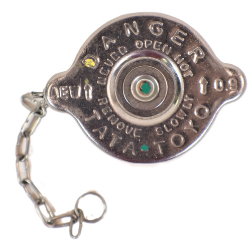 Mahindra radiator cap E006008221F1 replacing 006001119R91 for radiator and intercooler assemblies on 25 30 4500 5500 6000 7000 8000 5100 and mPower Series tractors including 5525 6025 3825 4025 4525 4540 4550 4565 5530 6030 6530 6525 7060 8560 5565 5570 7085 7095 5145 5155 8090 and 8100 models.