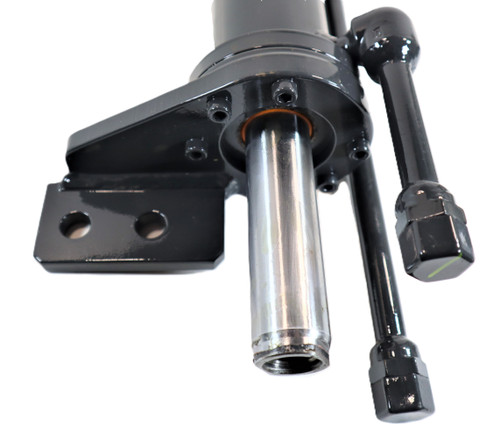 Mahindra power steering cylinder 007202580C91 E007202580C91 for 2WD 4500 5500 6000 6500 5530 6030 6530 5555 5565 and 5570 tractors, hydraulic cylinder that links the steering system to the front axle for easier, smoother steering.