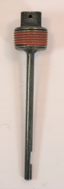 THREADED DIPSTICK (SHORT) ON HYDRAULIC HOUSING FOR MAHINDRA TRACTOR (005551716R1)