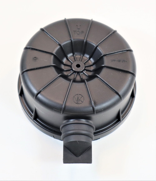 Mahindra air cleaner cap with vactuator 35530501300 for air cleaner assemblies on 15 Series 2615 gear, 2615 HST 4WD, 3015 HST and 16 Series 2816 gear and 2816 HST 4WD tractors.