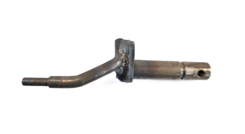 Mahindra 19962652200 4WD change lever arm component for 6110, 2565, 2665 and 2670 tractors, metal linkage arm that connects the cab 4WD shift lever to the transmission/front axle engagement mechanism.