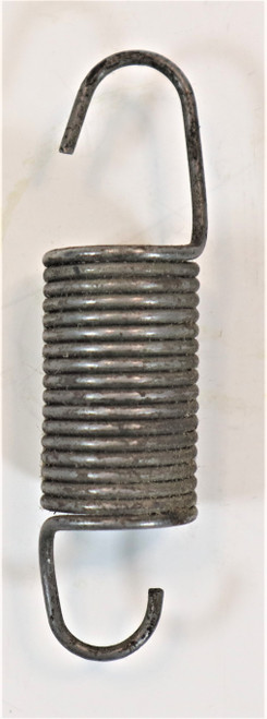 RETURN SPRING FOR DIFFERENTIAL LOCK LEVER ON MAHINDRA TRACTOR (005553826R1)