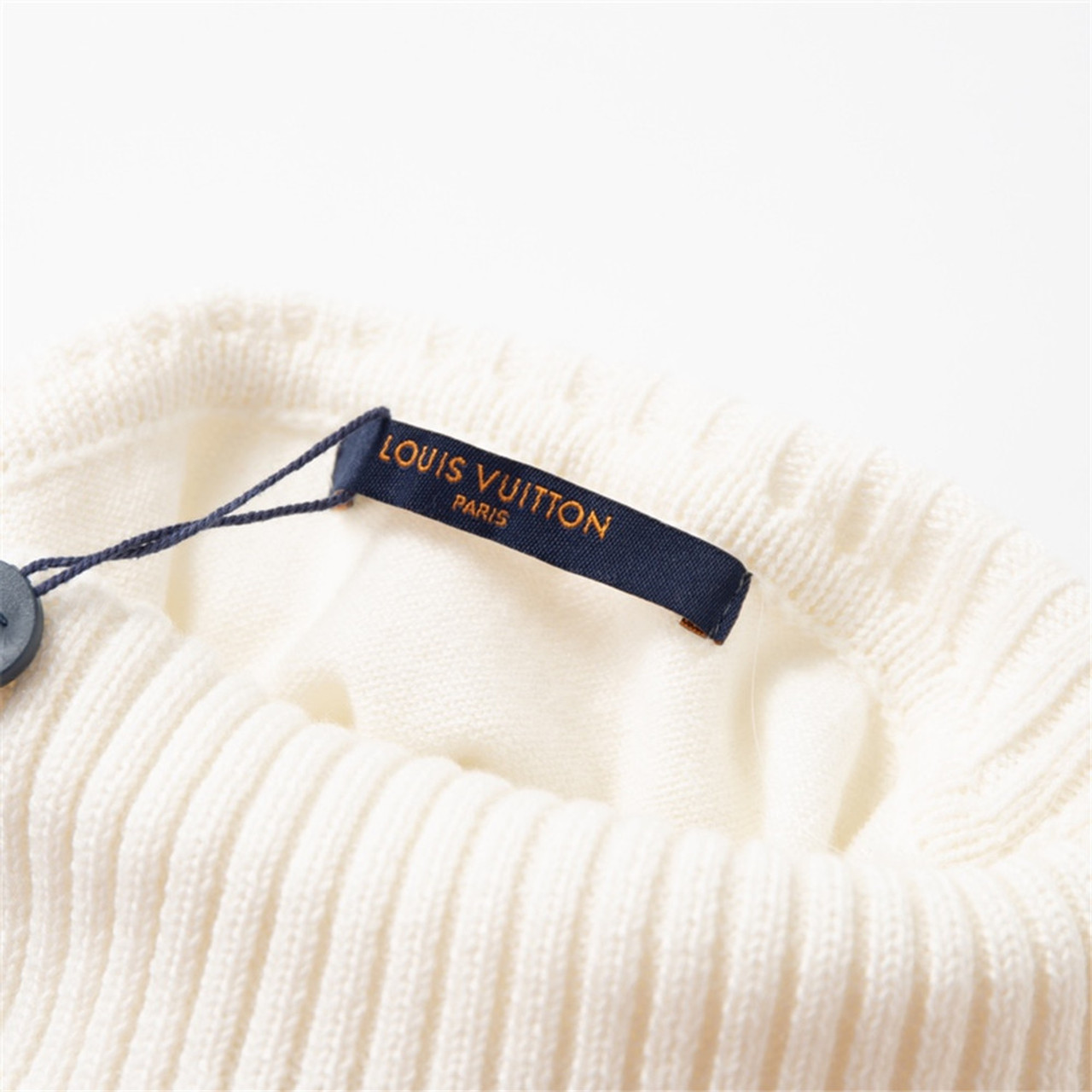 Shop Louis Vuitton Intarsia heart turtle neck (1A9GRB, 1A9GRB) by