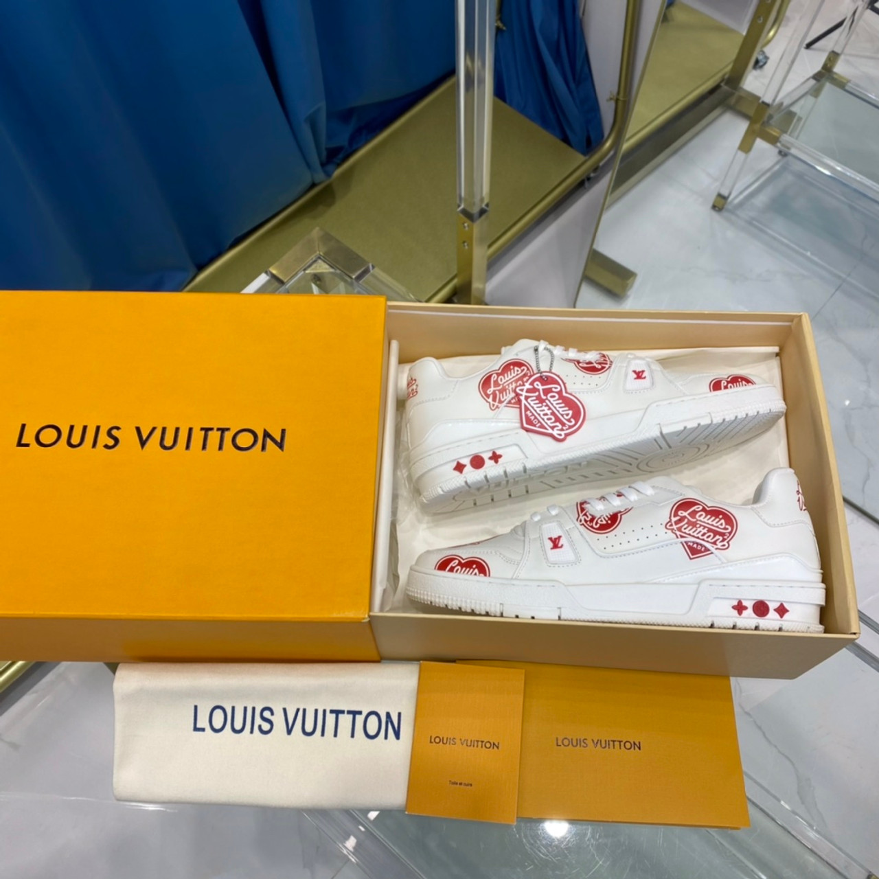 QC Louis Vuitton LV Trainer White 1:1 Rep lica from Suplook，Pls Contact  Whatsapp at +8618559333945 to make an order or check details. Wholesale and  retail worldwide. : r/CiciKicks