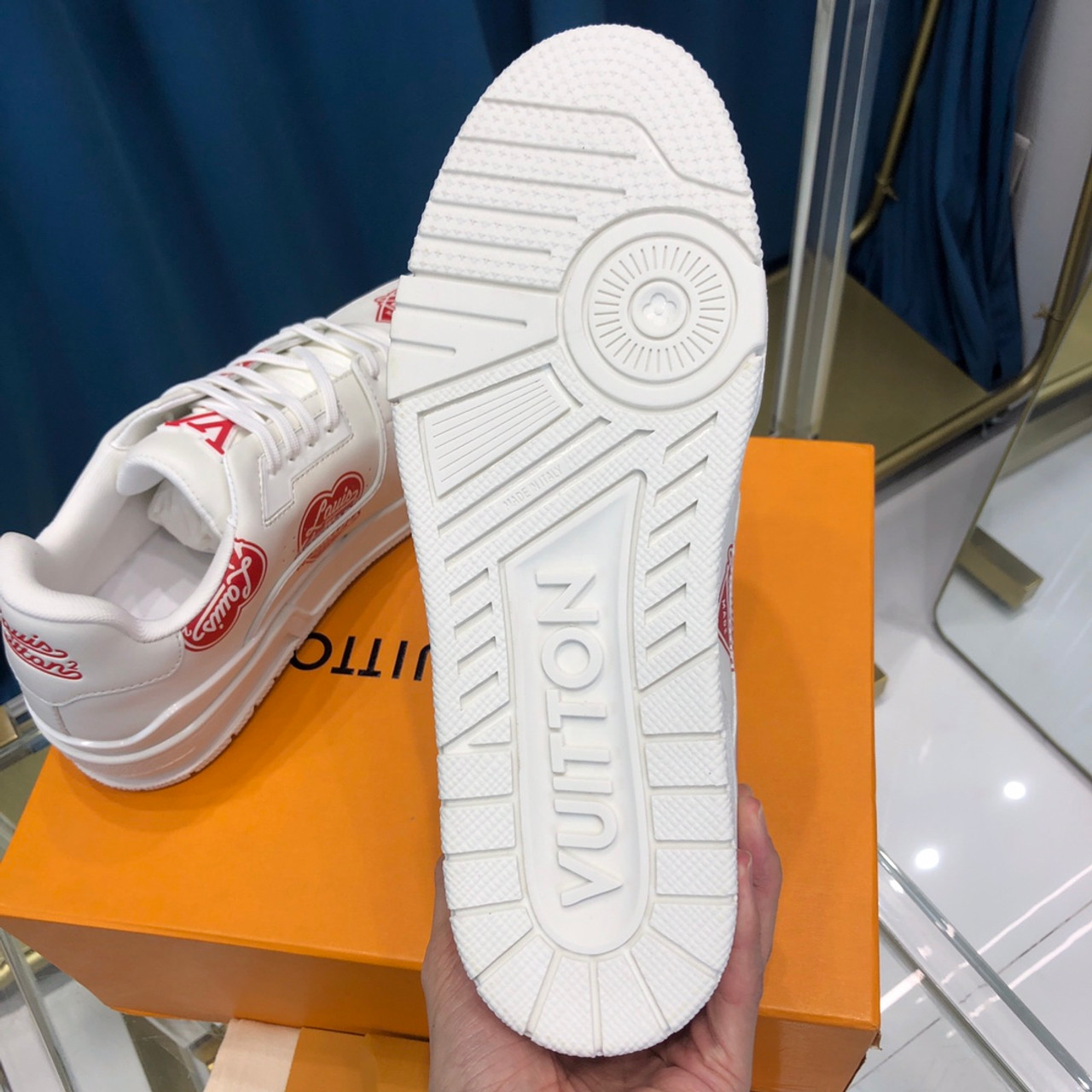 LOUIS VUITTON SHOW UP SNEAKER – LSVT229 - We Replica! - Best Replica Website