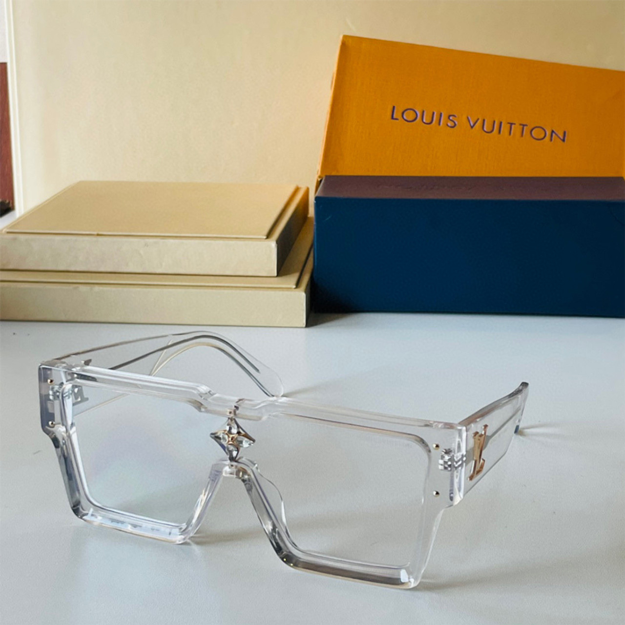 Virgil Abloh's latest Louis Vuitton Cyclone #LVSunglasses - Live