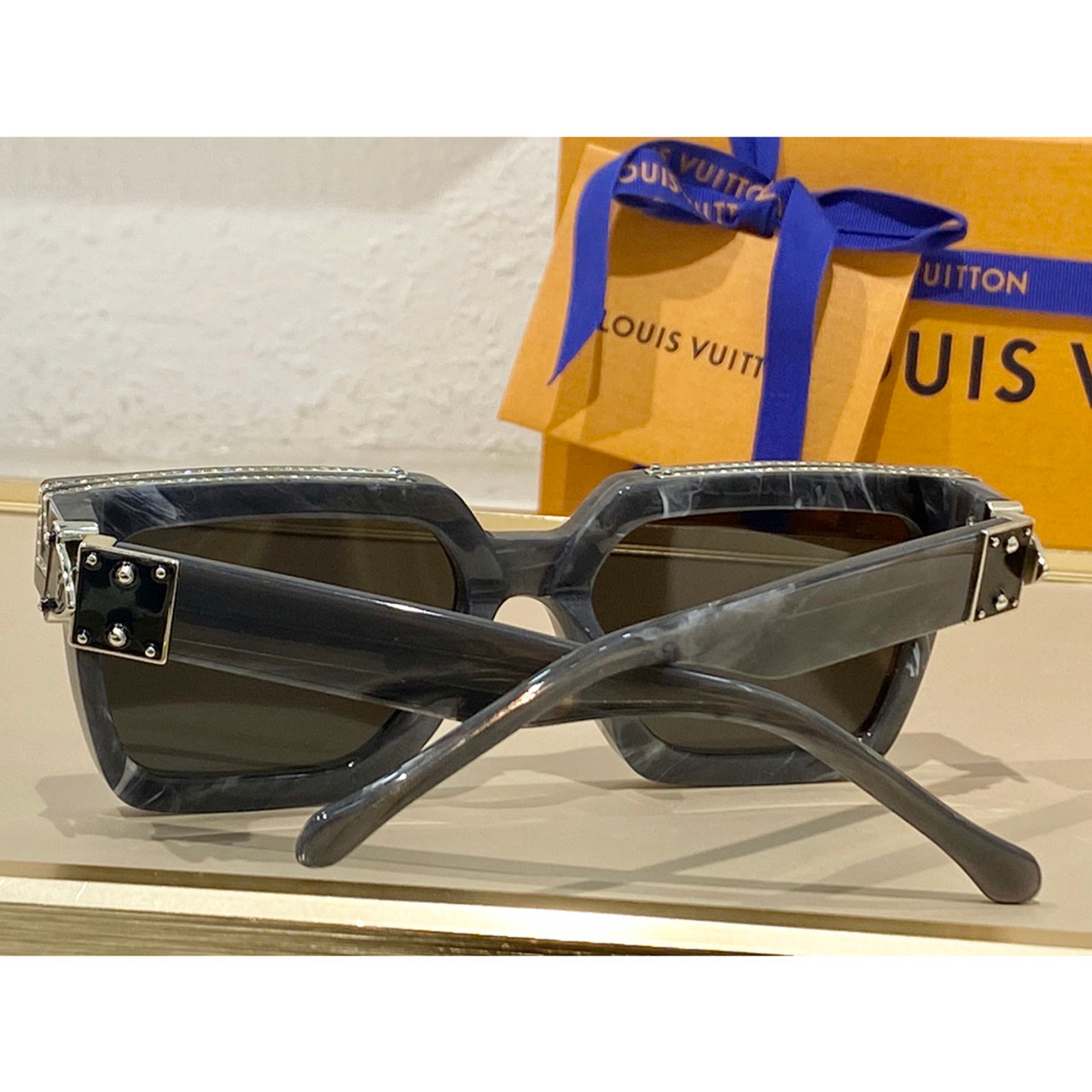Fake Louis Vuitton Attitude Pilote Sunglasses Z0340U Replica Sale