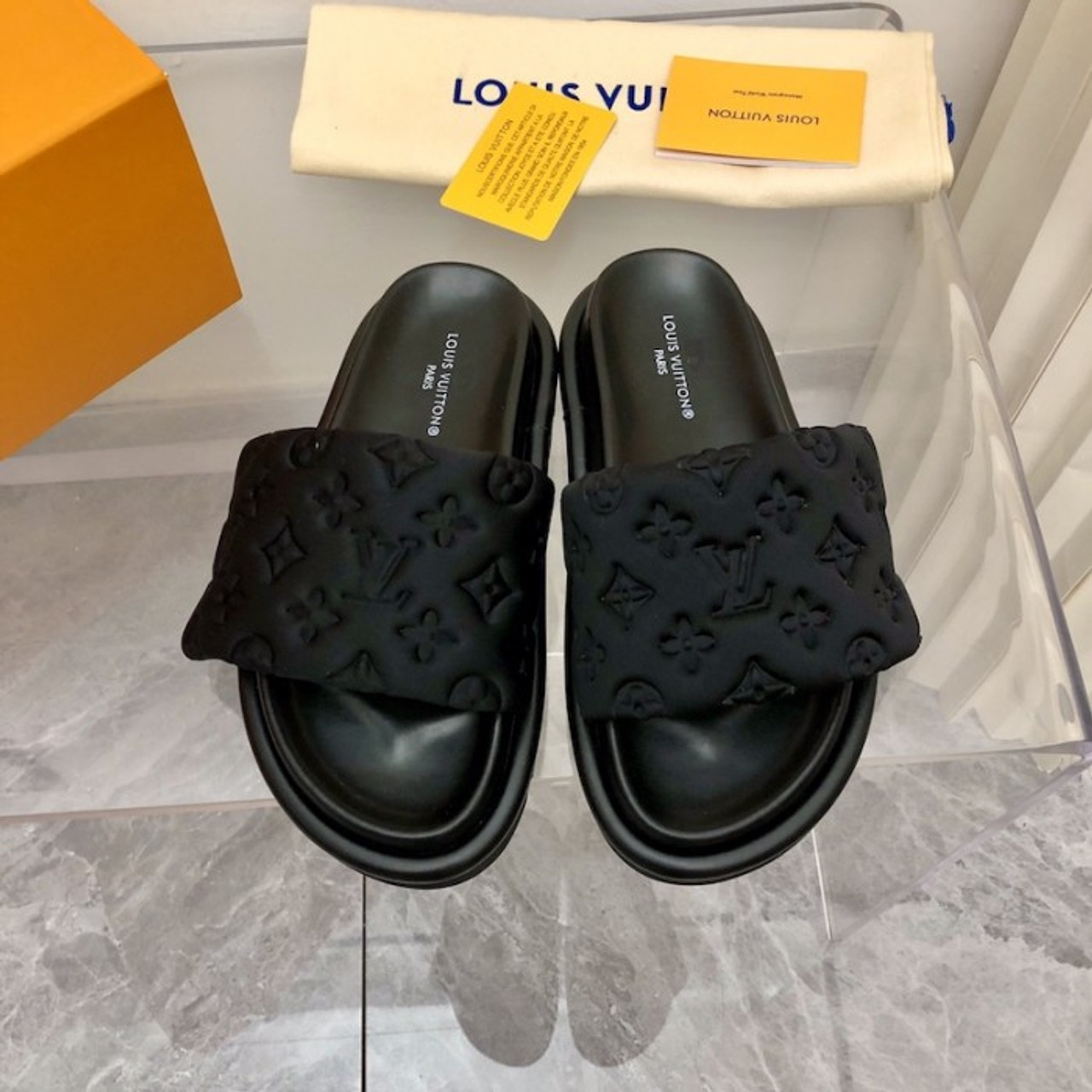 Louis Vuitton mens slides Barely worn RRP - £550 - Depop