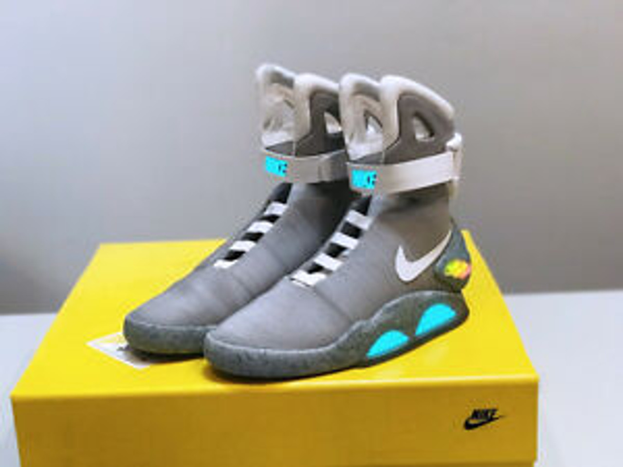 nike air mags size 9.5