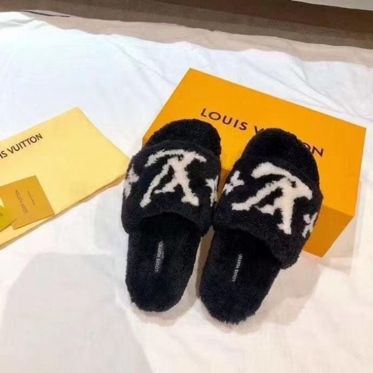 Buy Cheap Replica Louis Vuitton Slippers for Men's #99921390 from