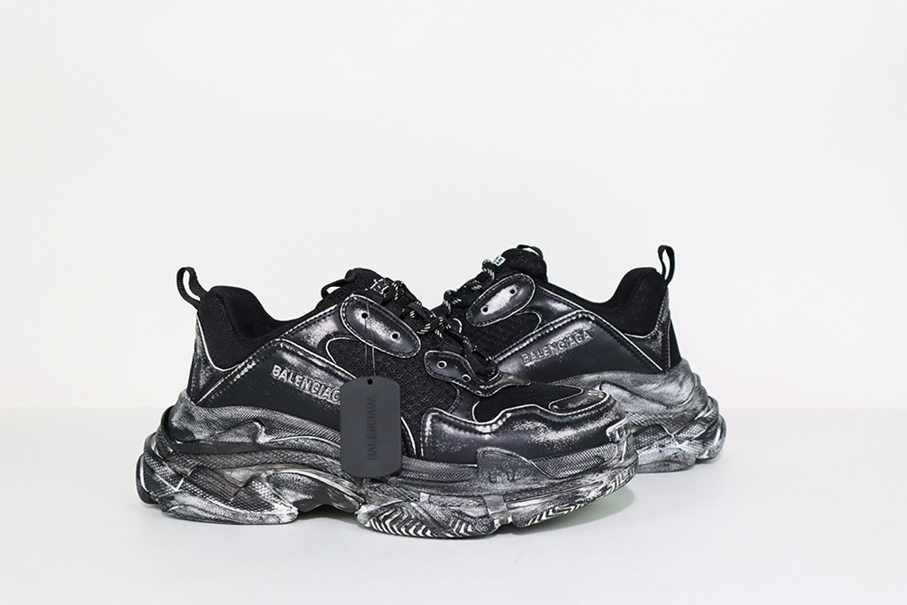 ua balenciaga triple s