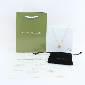 High quality replicaVan Cleef & Arpels, Gold White Shell Necklaces High quality replicaVan Cleef & Arpels, Gold White Shell Necklaces