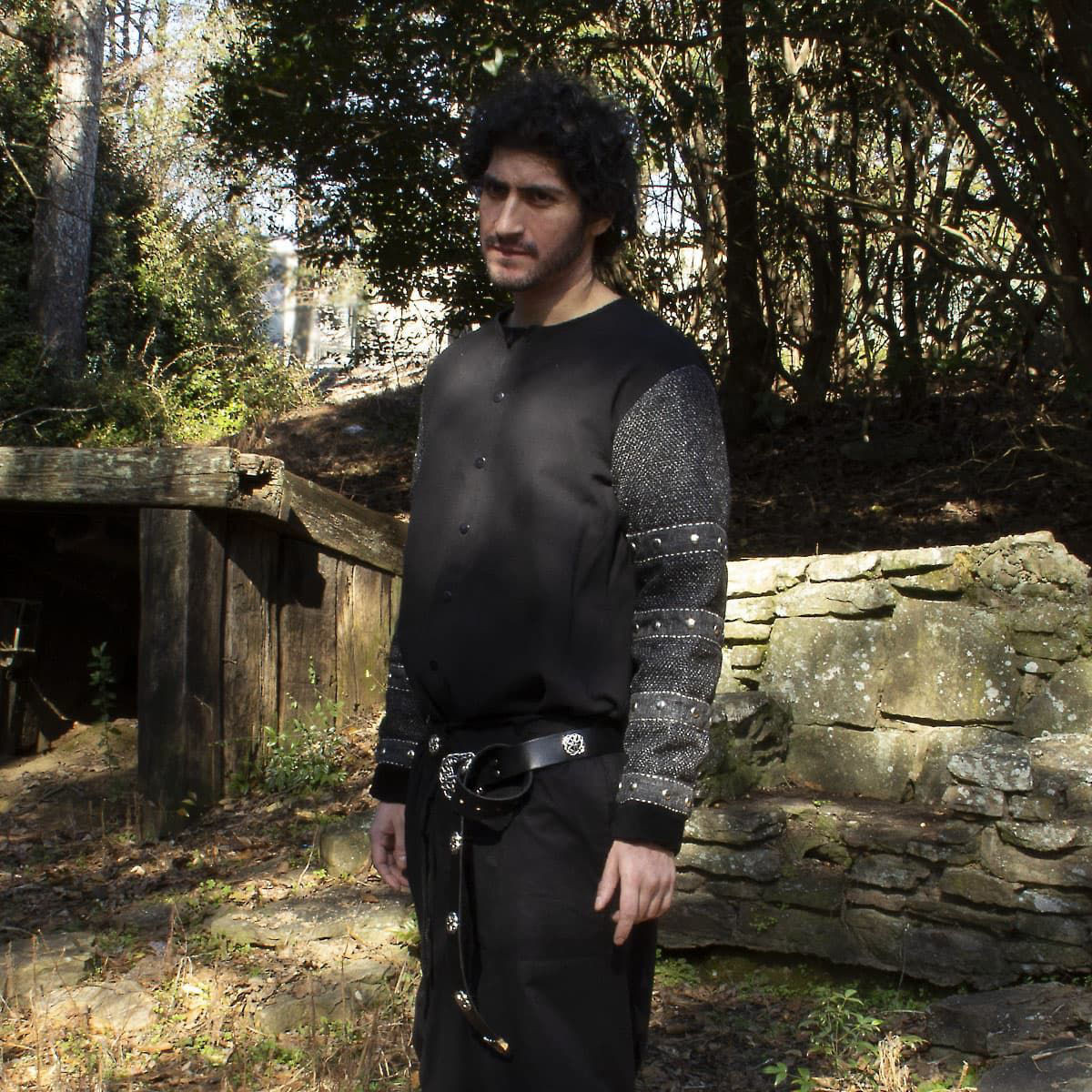 undershirt with padded studded sleeves for two-piece Gambeson sleeveless studded vest has suede collar, shoulders and cuffs