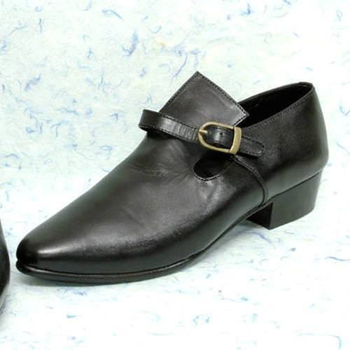 Ladies Buckle Shoe