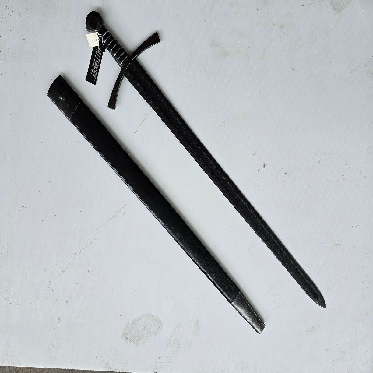 Battlecry Acre Crusader Broadsword Scratch and Dent