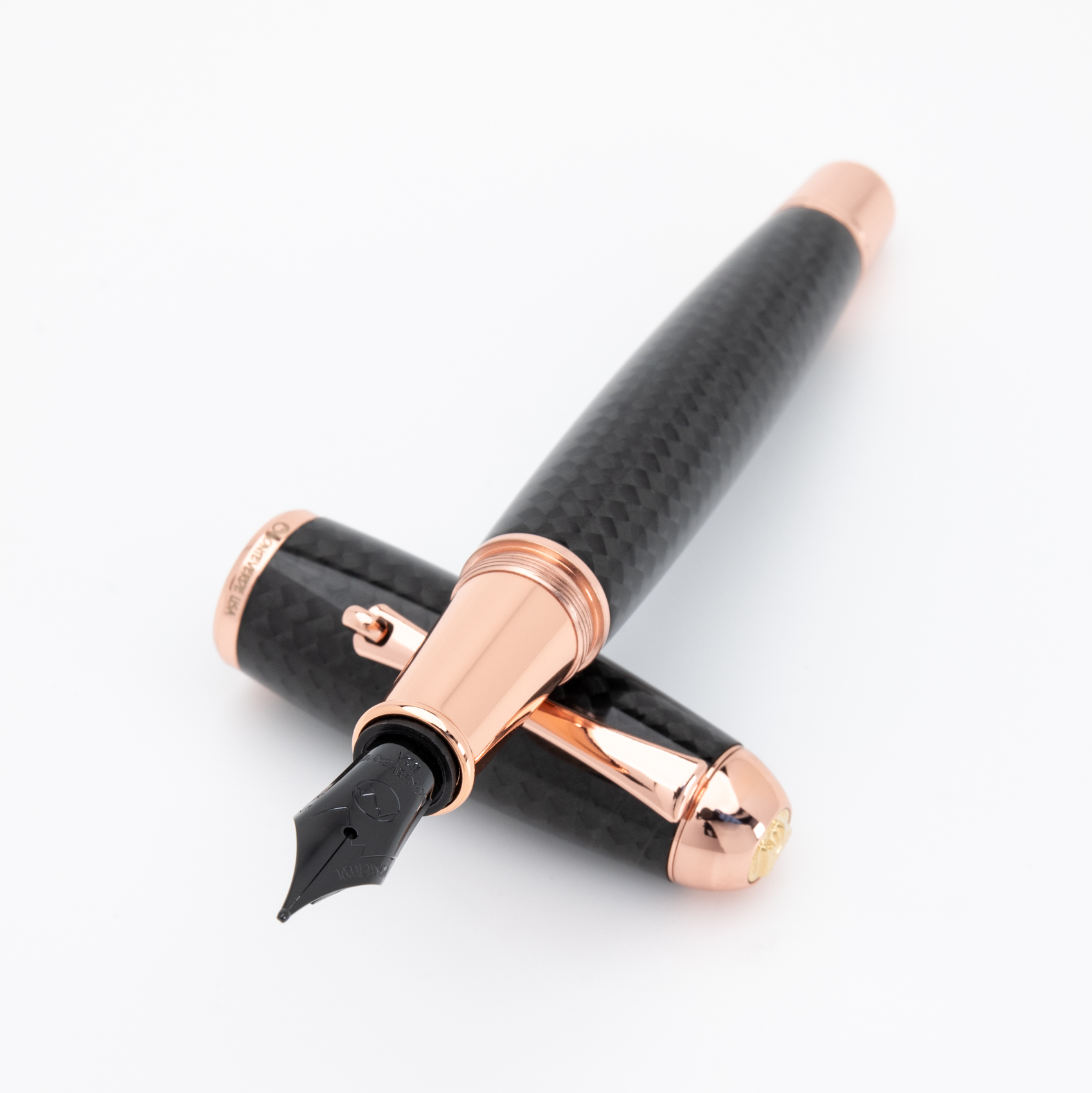 Monteverde USA モンテベルデ カーボン ローズゴールド ボールペン Monteverde USA® Super Mega Carbon Fiber Rosegold Fountain Pen