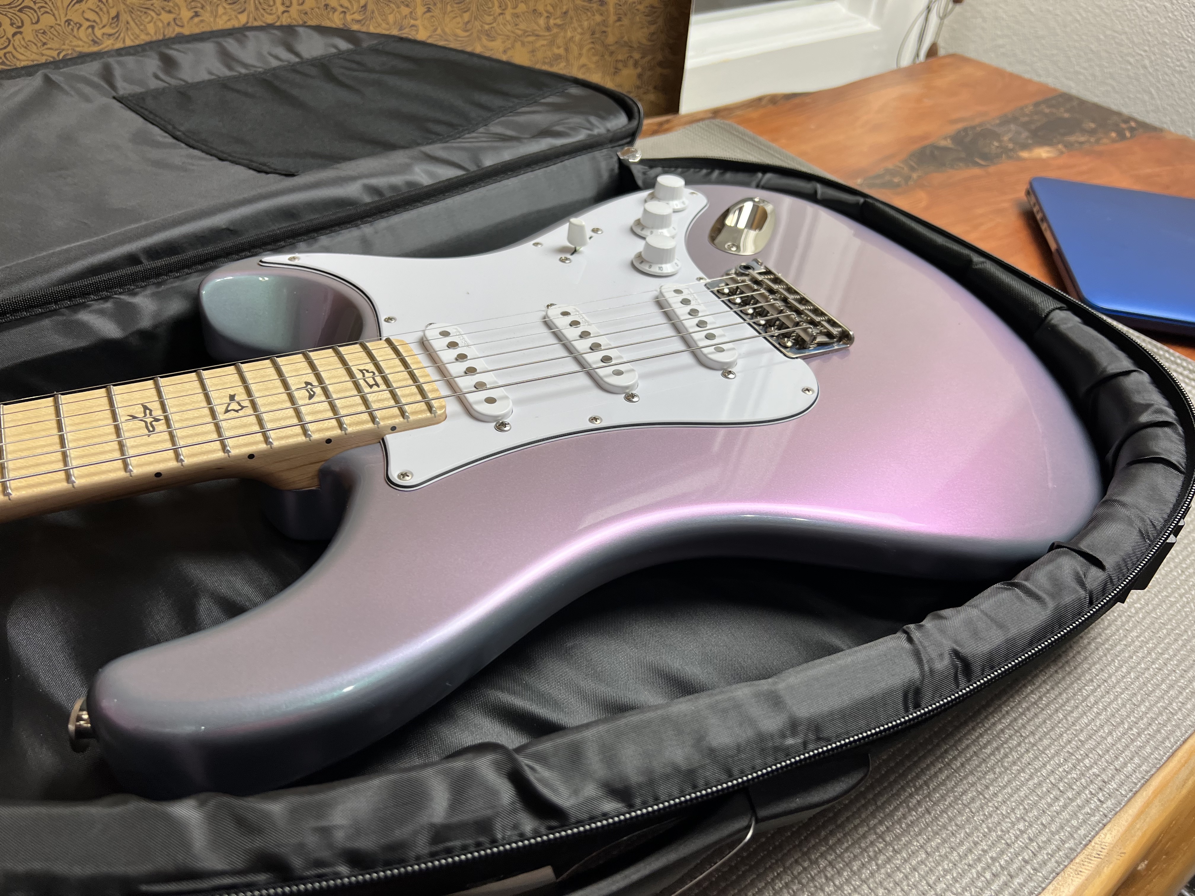 PRS Silver Sky Limited Edition Lunar Ice