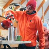 Jacket Black Diamond First Light Stretch Hoody en uso