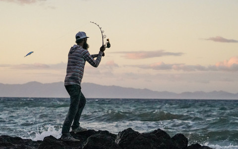 7 esenciales de cuidado y mantenimiento para caña y carrete de pesca