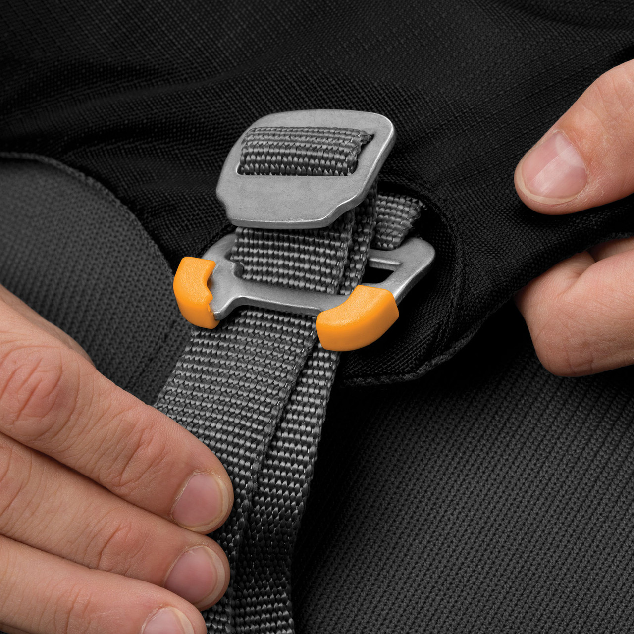 Ruffwear Load Up Dog Harness Restraining System Travel Car Seat Belt