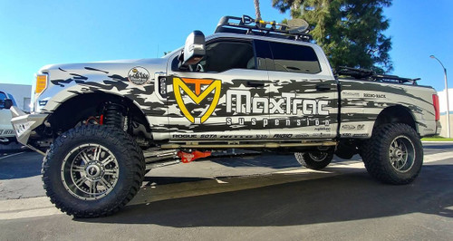 MaxTrac K883362-4L Installed On 2017-2022 Ford F250/350 S.D. 4wd 6" Forged Four Link Lift Kit W/ Shocks