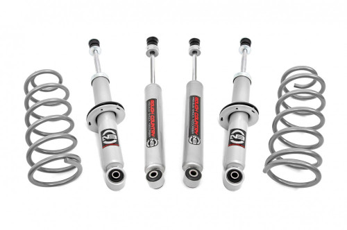 1996-2002 Toyota 4Runner 2WD/4WD 3" Lift Kit w/V2 Shocks - Rough Country 77171