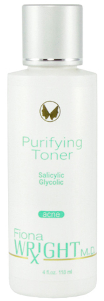This refreshing dual-treatment toner instantly lifts residue embedded in your pores while exfoliating the skin’s surface.