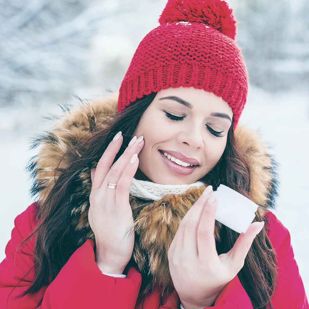 Skin Masks in Winter: More Important Than You Think!