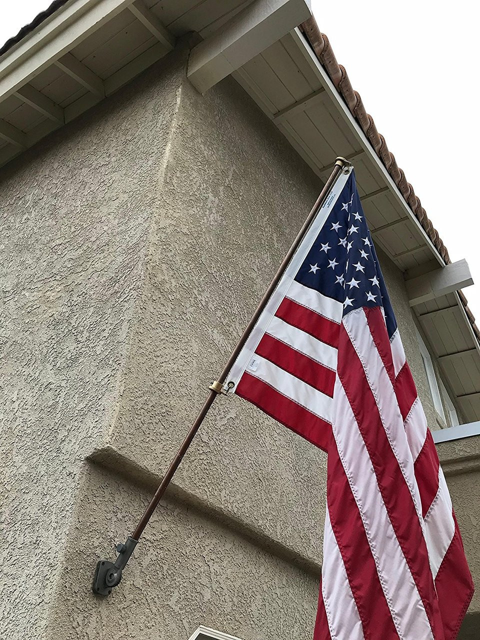 Stanwood Wind Sculpture Non Tangle Flagpole Swivel/Rotating Ring