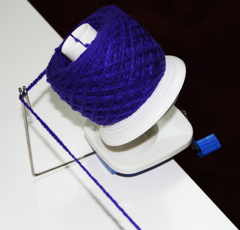 Knit Picks Large Yarn Ball Winder Handheld Fiber Wool String Ball