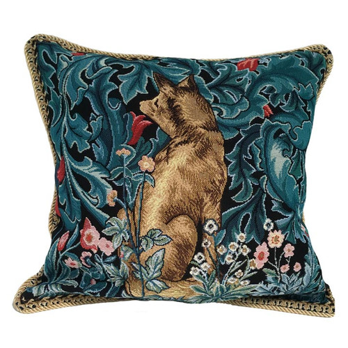 Exquisite Fox Hunting Cushion Cover: Embrace the Thrill of Nature's Majesty  