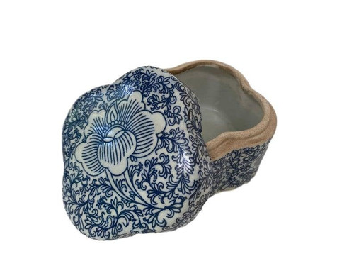 Chinoiserie Blue & White Clover Lidded Trinket Box