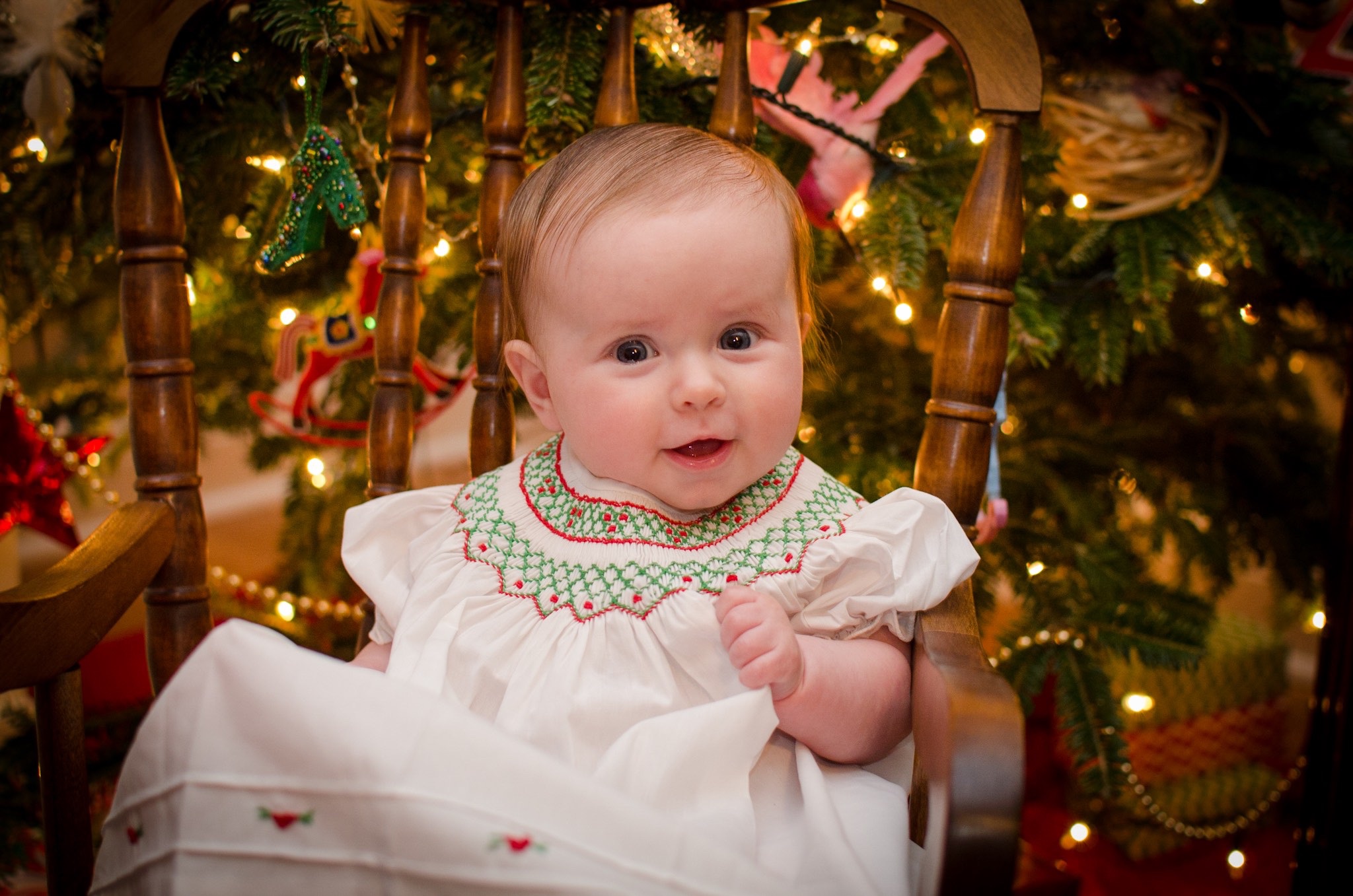 How to Choose the Perfect Christmas Outfit for Baby's First Christmas
