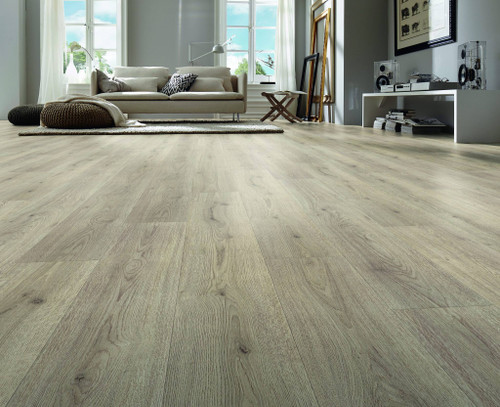 New build one bedroom flat carpet, laminate and vinyl flooring deal - including fitting